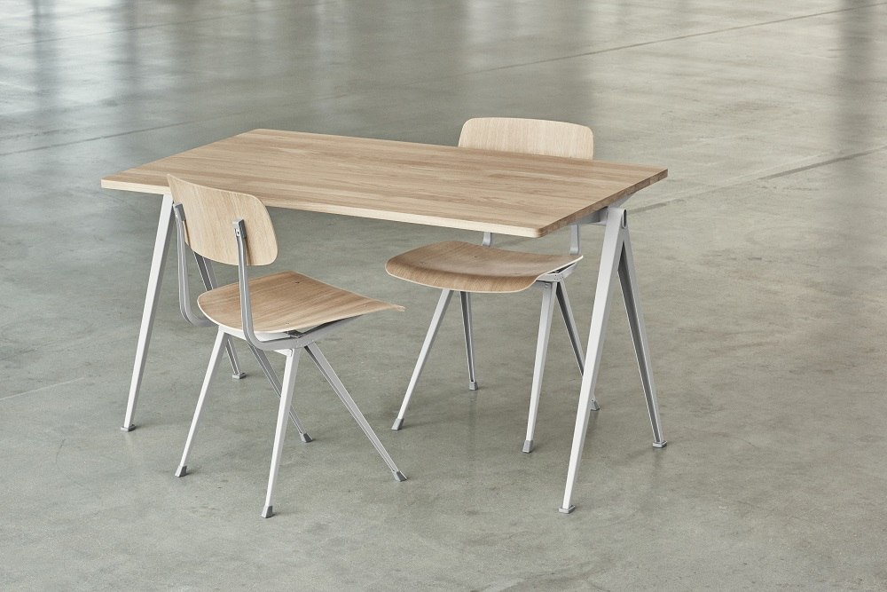 Pyramid Table 01 / Secrétaire Hay
