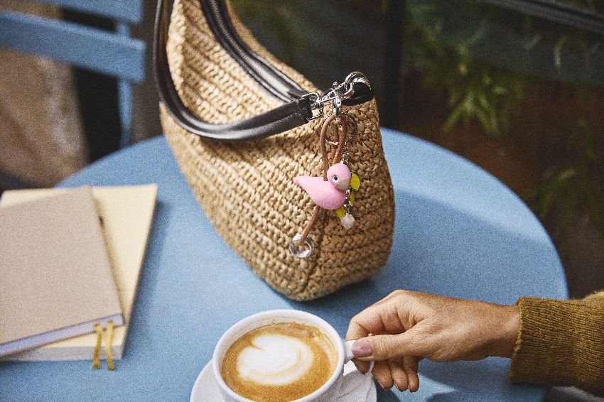 Oiseau rose Porte-clés métal argenté avec cuir naturel Kay Bojesen