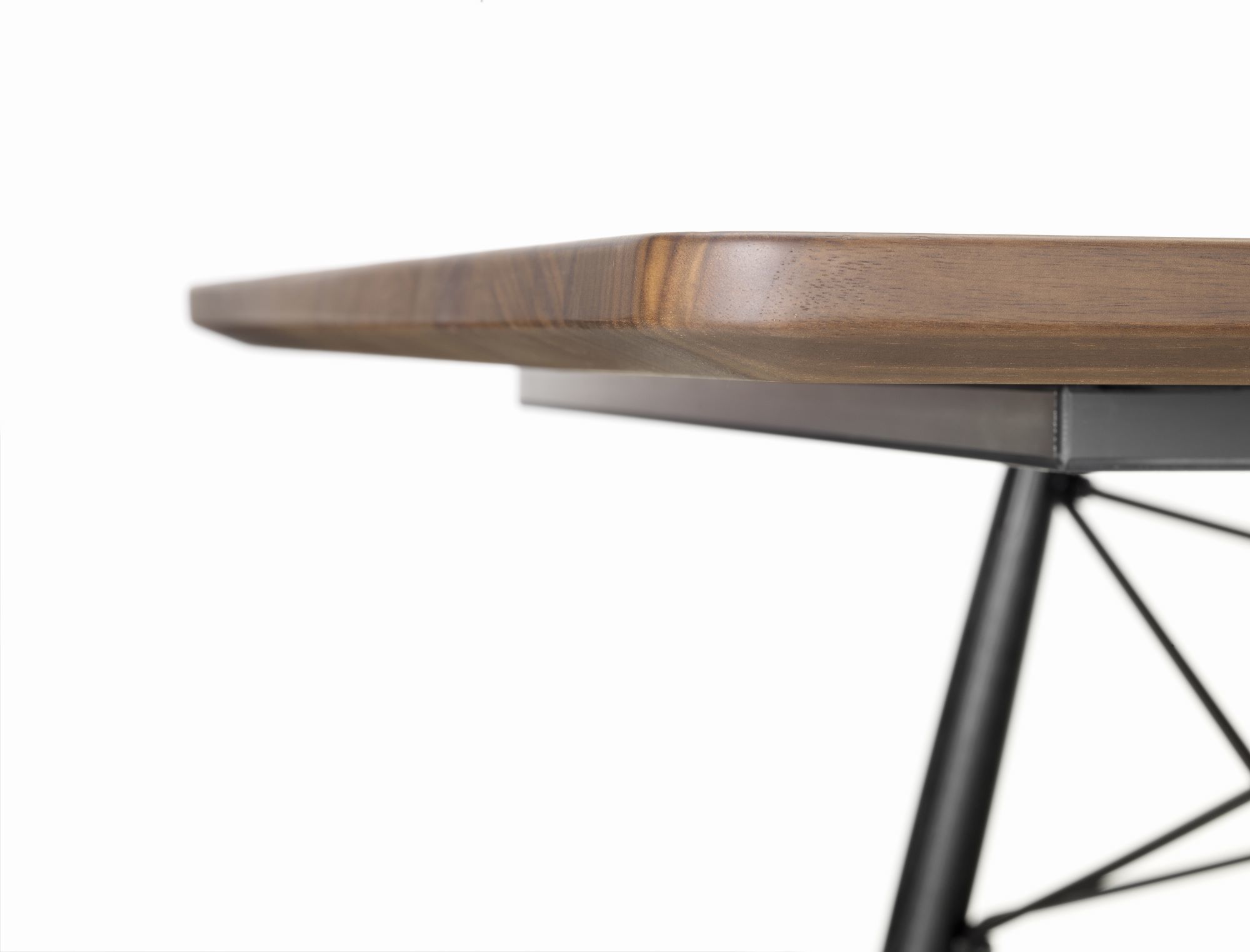 Eames Coffee Table noyer américain Vitra