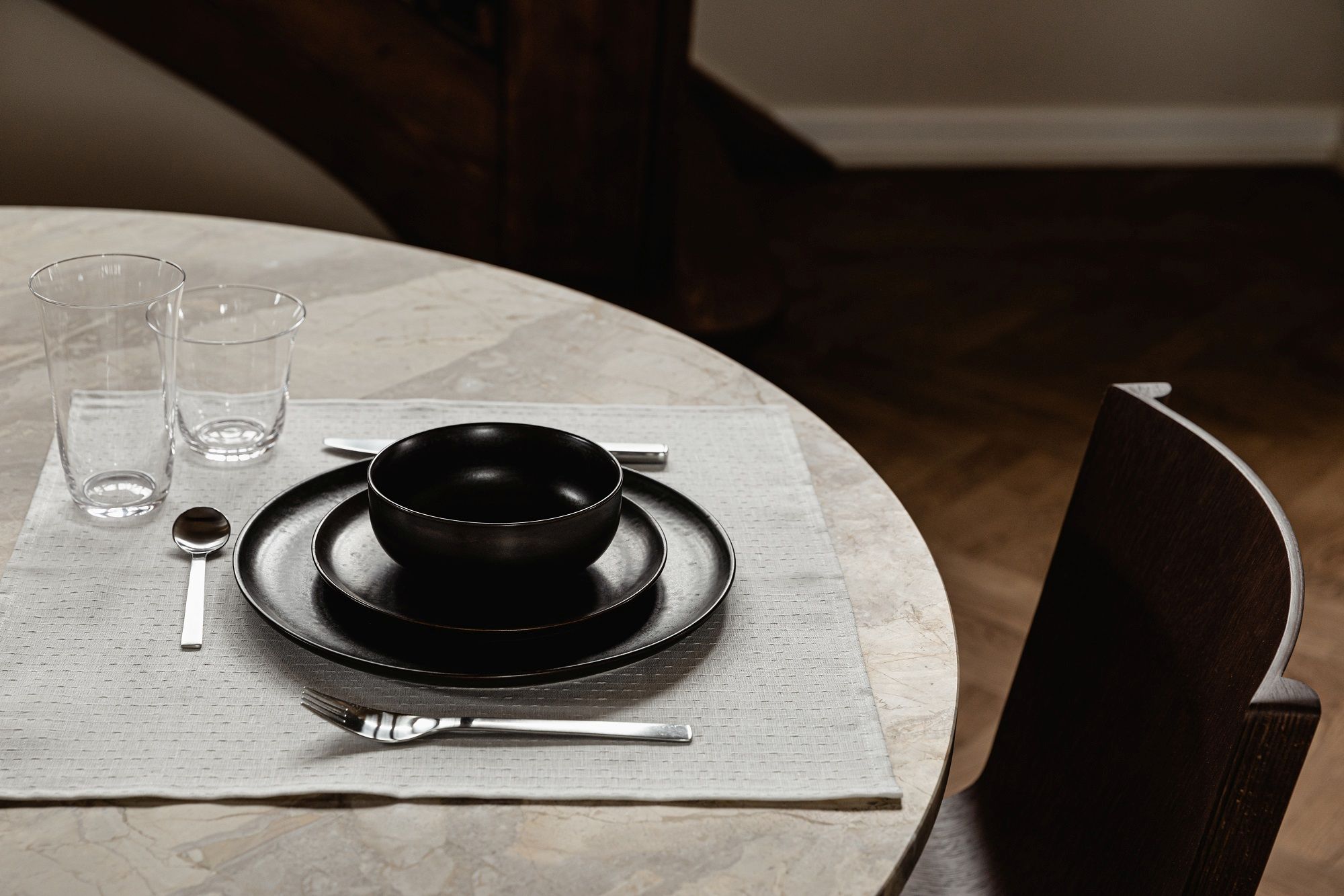 Chaise Ready Dining Chair / Chaise en bois Audo Copenhagen  Chaise Ready Dining Chair / Chaise en bois Audo Copenhagen