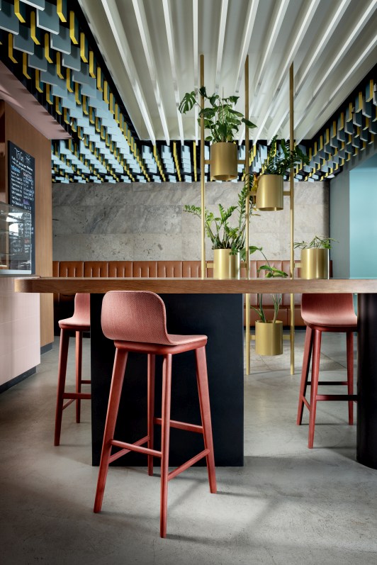 Aeon Barstool Tabouret de bar Entièrement rembourré Zeitraum