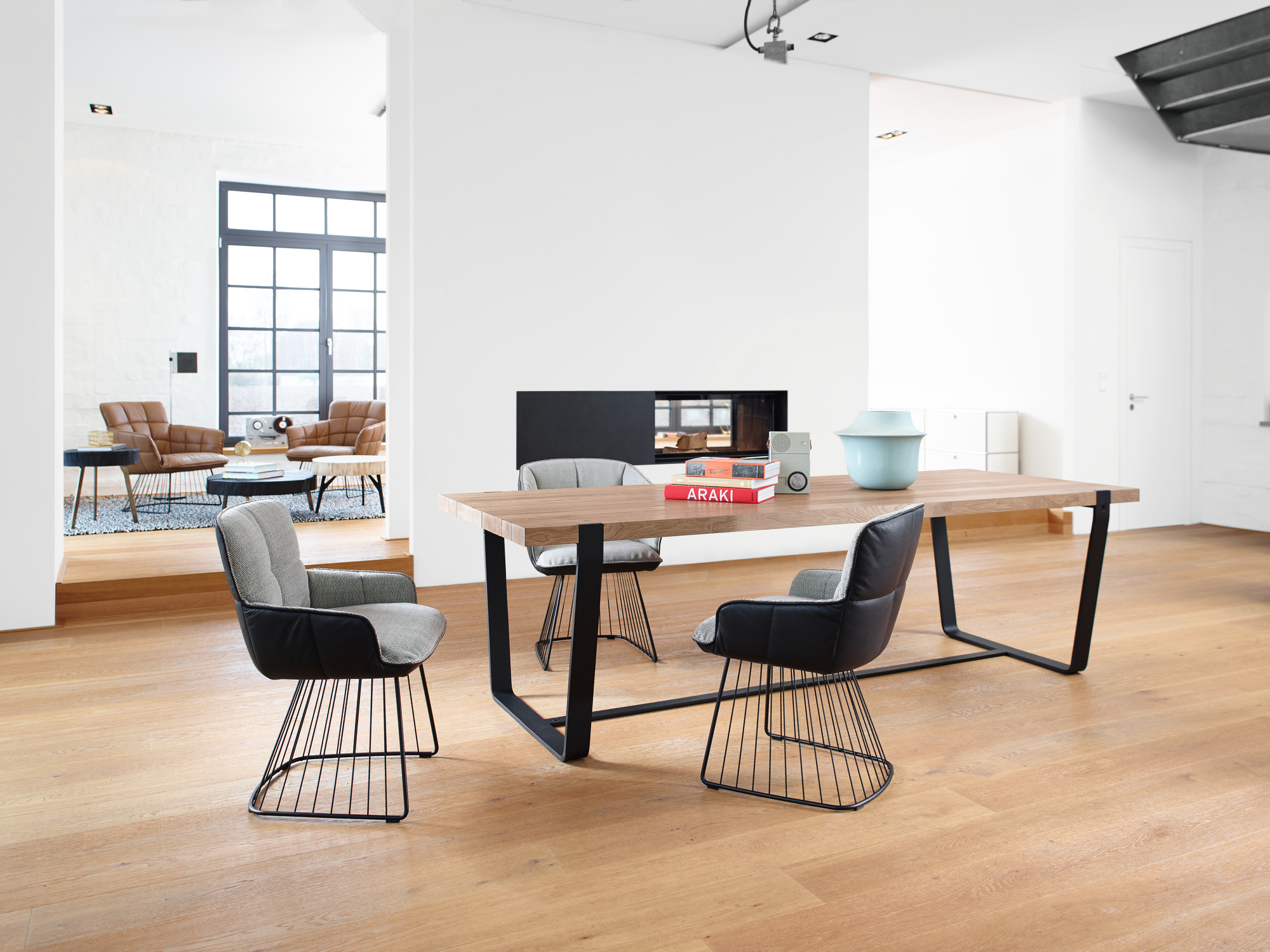 BB 11 Clamp table chêne Janua