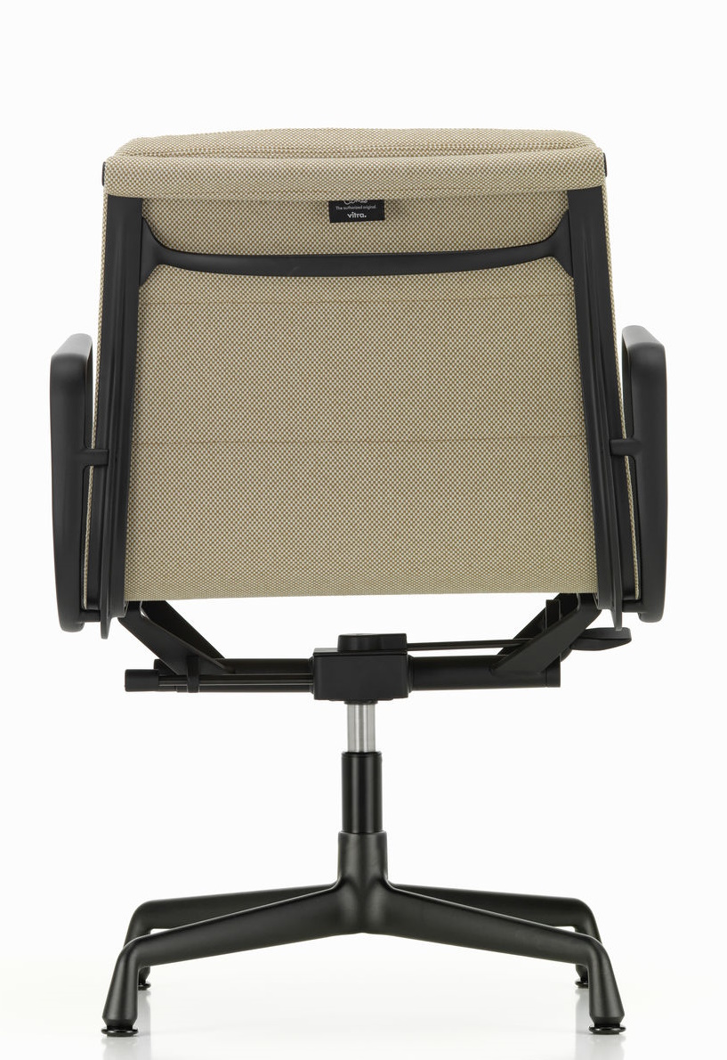 Soft Pad Chair EA 231 / EA231 Chaise Vitra