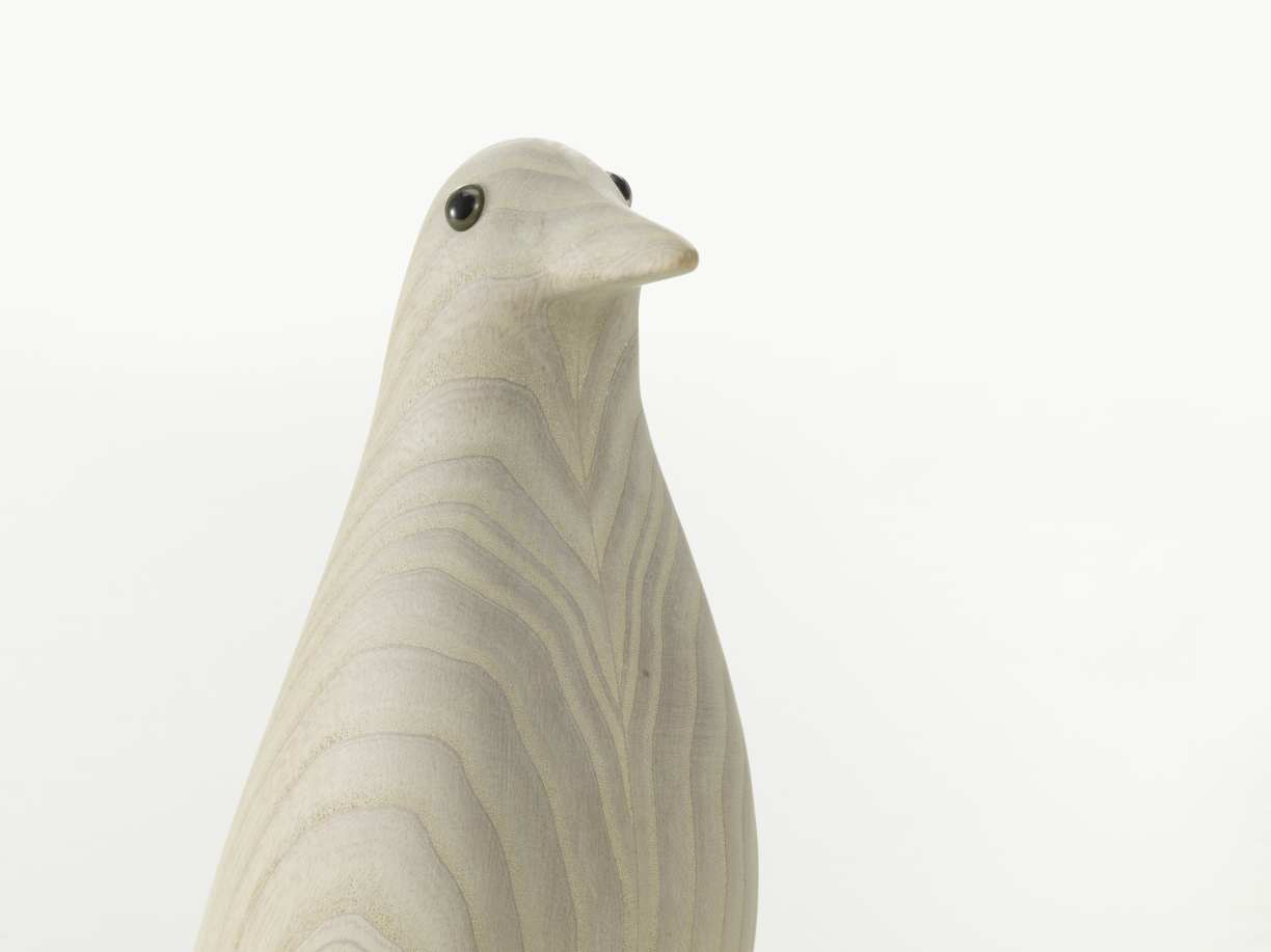 Eames House Bird sculpture frêne blanc huilé Vitra Nouvelle version