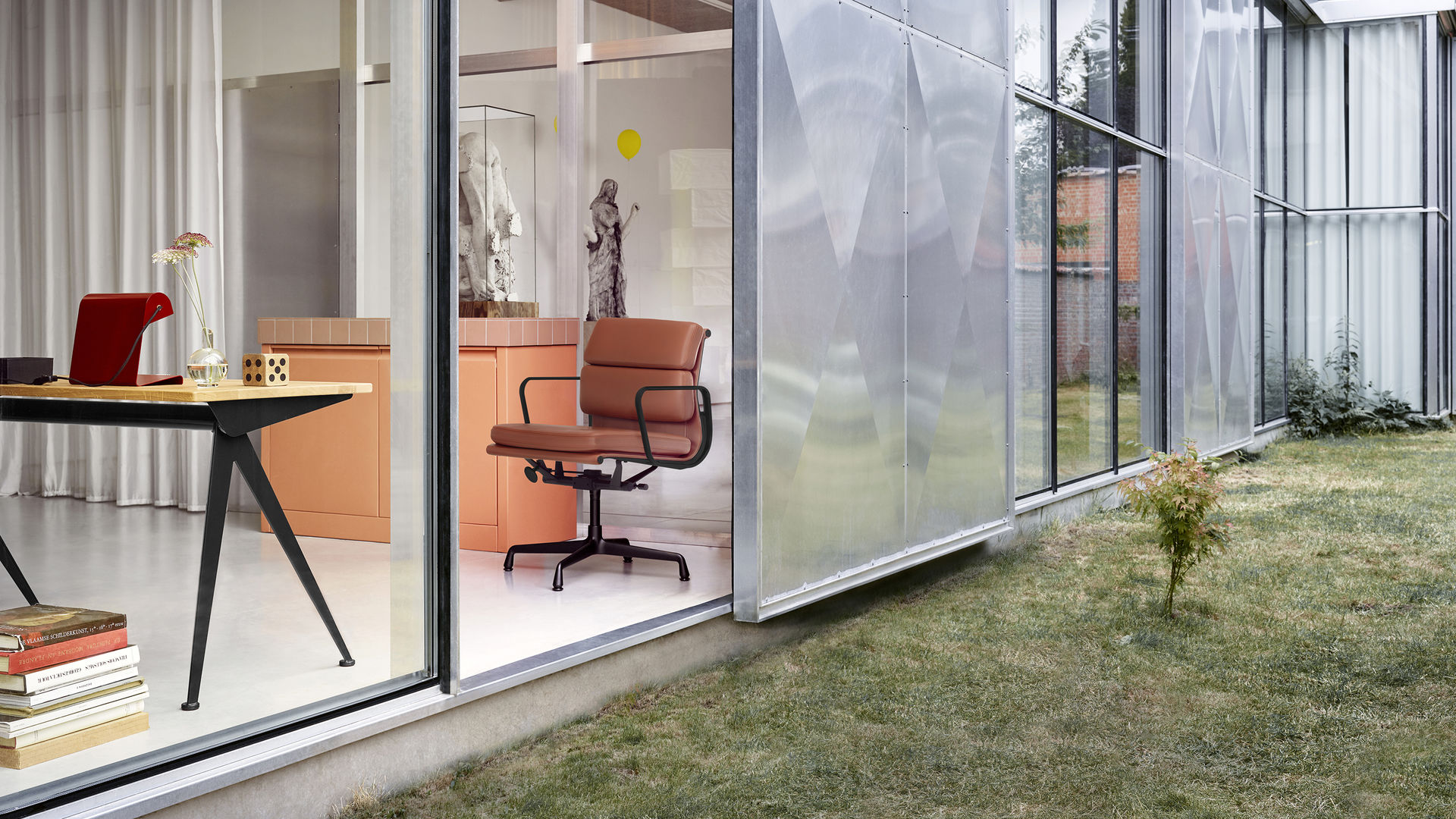 Soft Pad Chair EA 231 / EA231 Chaise Vitra