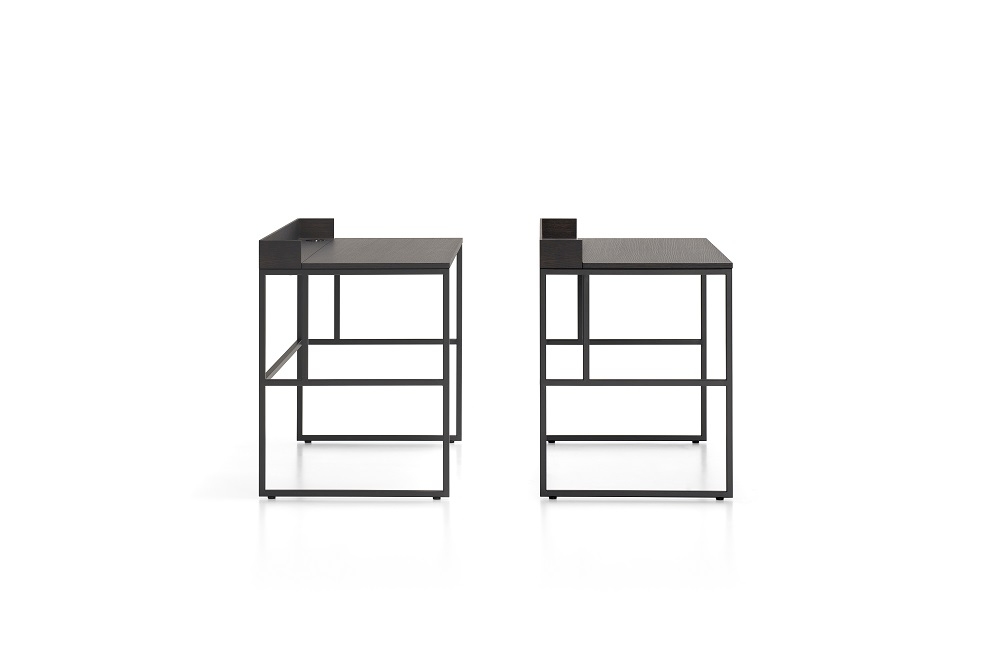 VENTI HOME LIGHT Schreibtisch in Blecheiche und Weiß matt, modernes Design mit minimalistischem Stahlgestell.