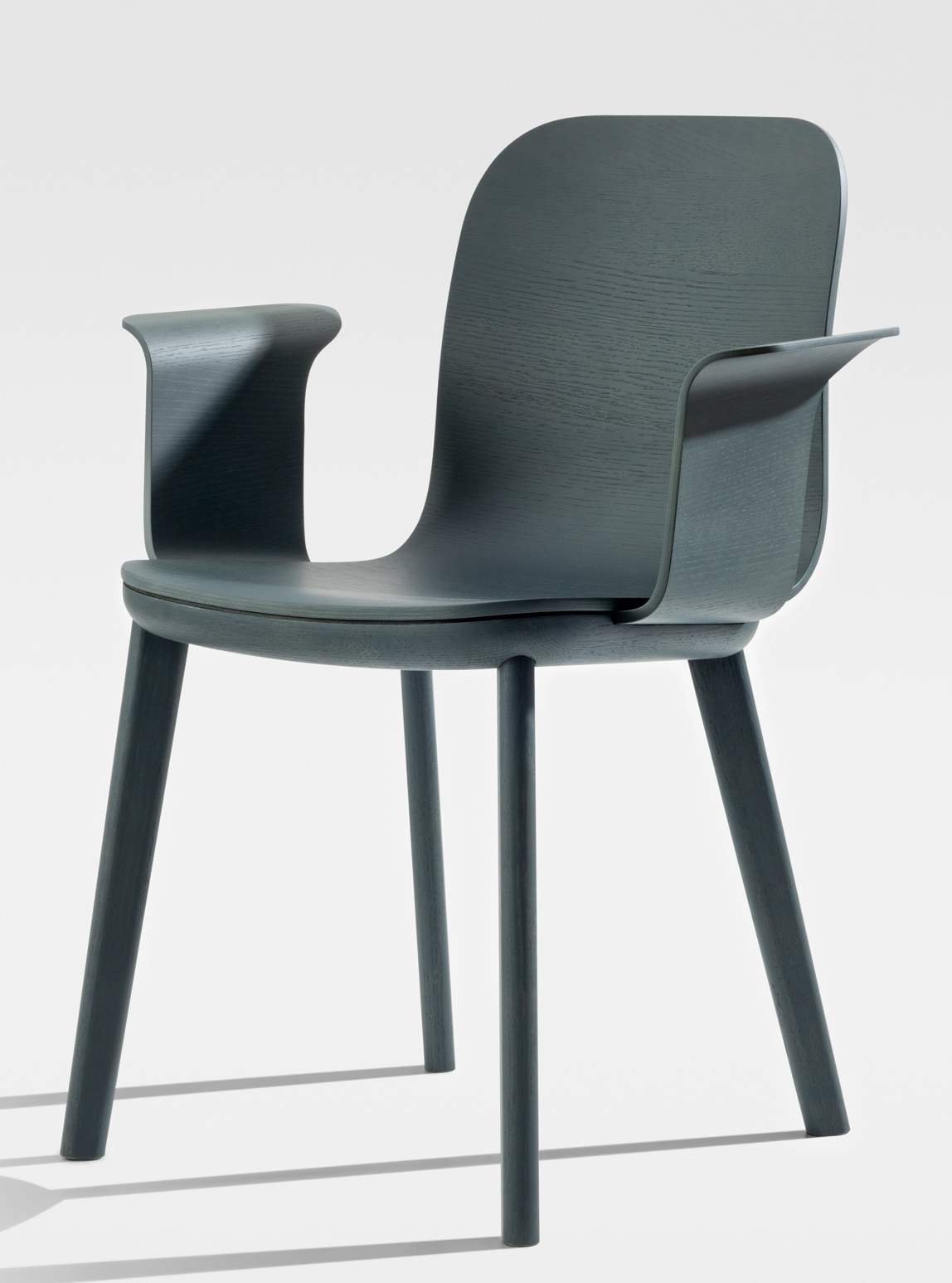Aeon Comfort Chair chaise à accoudoirs Zeitraum Aeon Comfort Chair chaise à accoudoirs Zeitraum