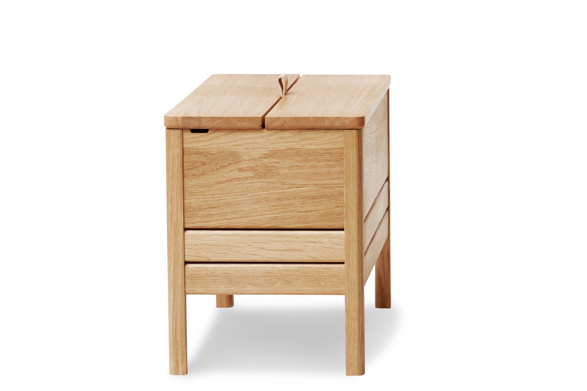 A Line Banc coffre 68 en chêne Form & Refine