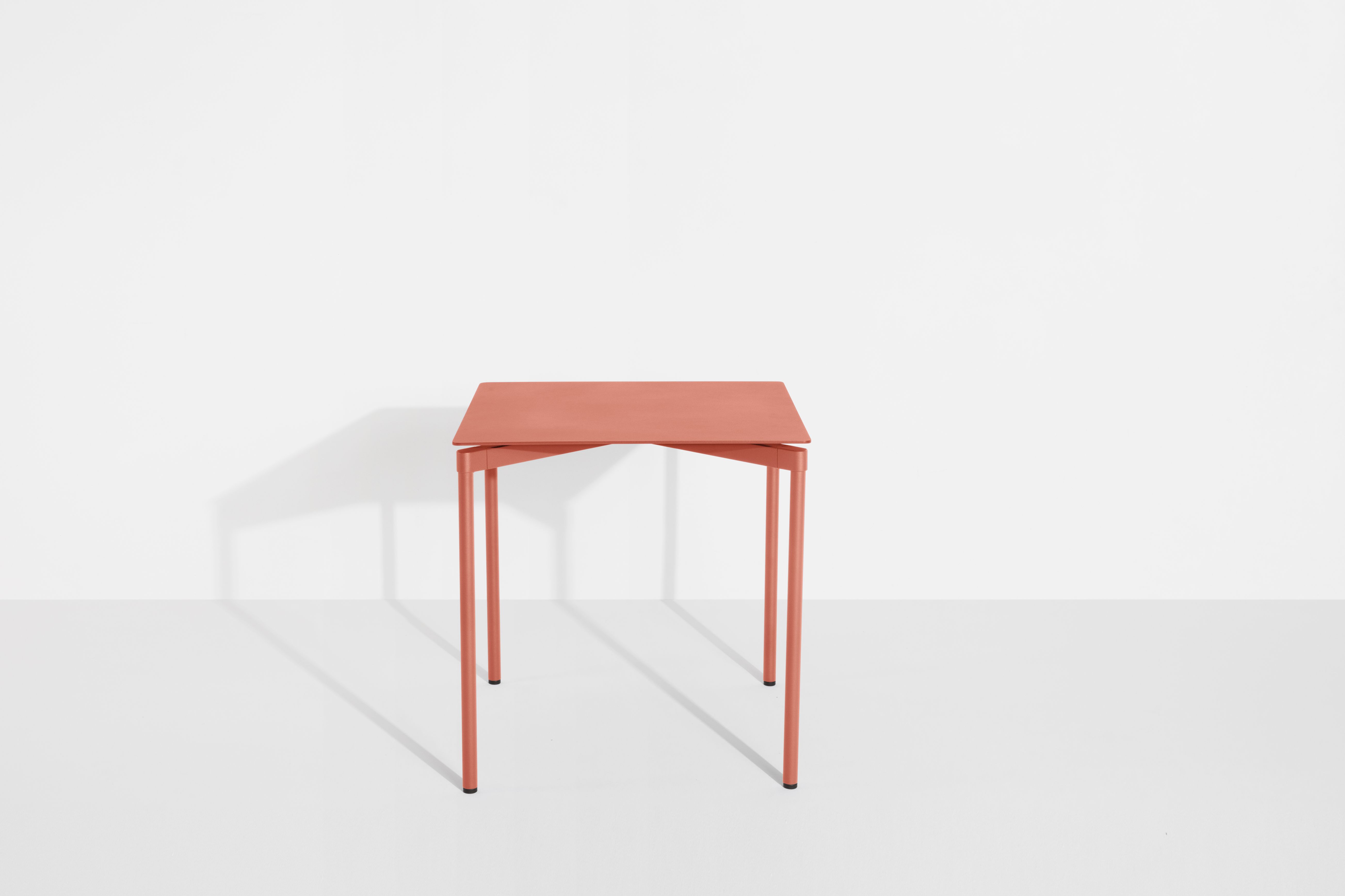 Fromme Dining Table Square Table de salle à manger carrée Petite Friture Corail
