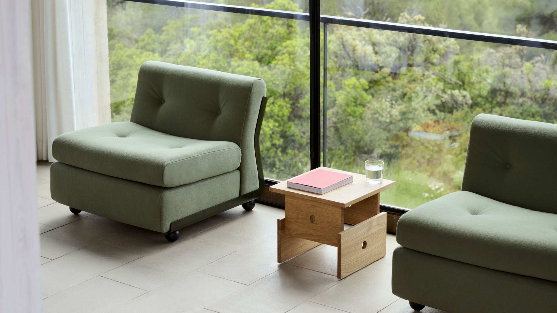 Wood Box Coffee Table Table basse Hay chêne noir vernis à base d'eau