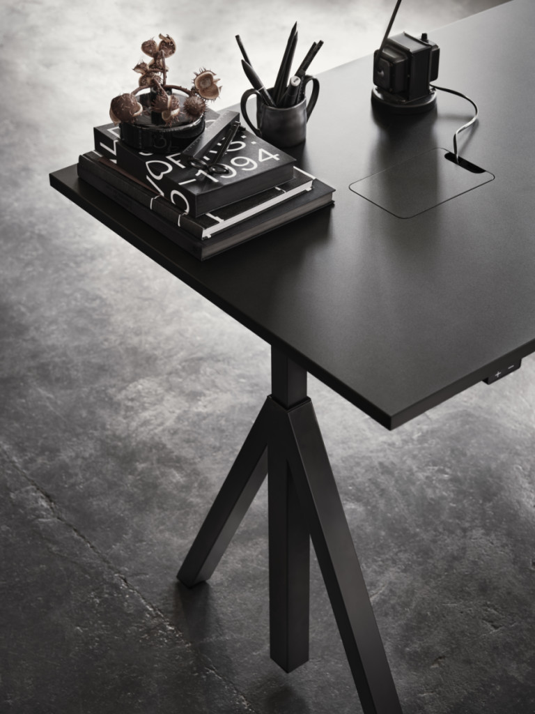 Works Bureau réglable en hauteur L140cm String Furniture