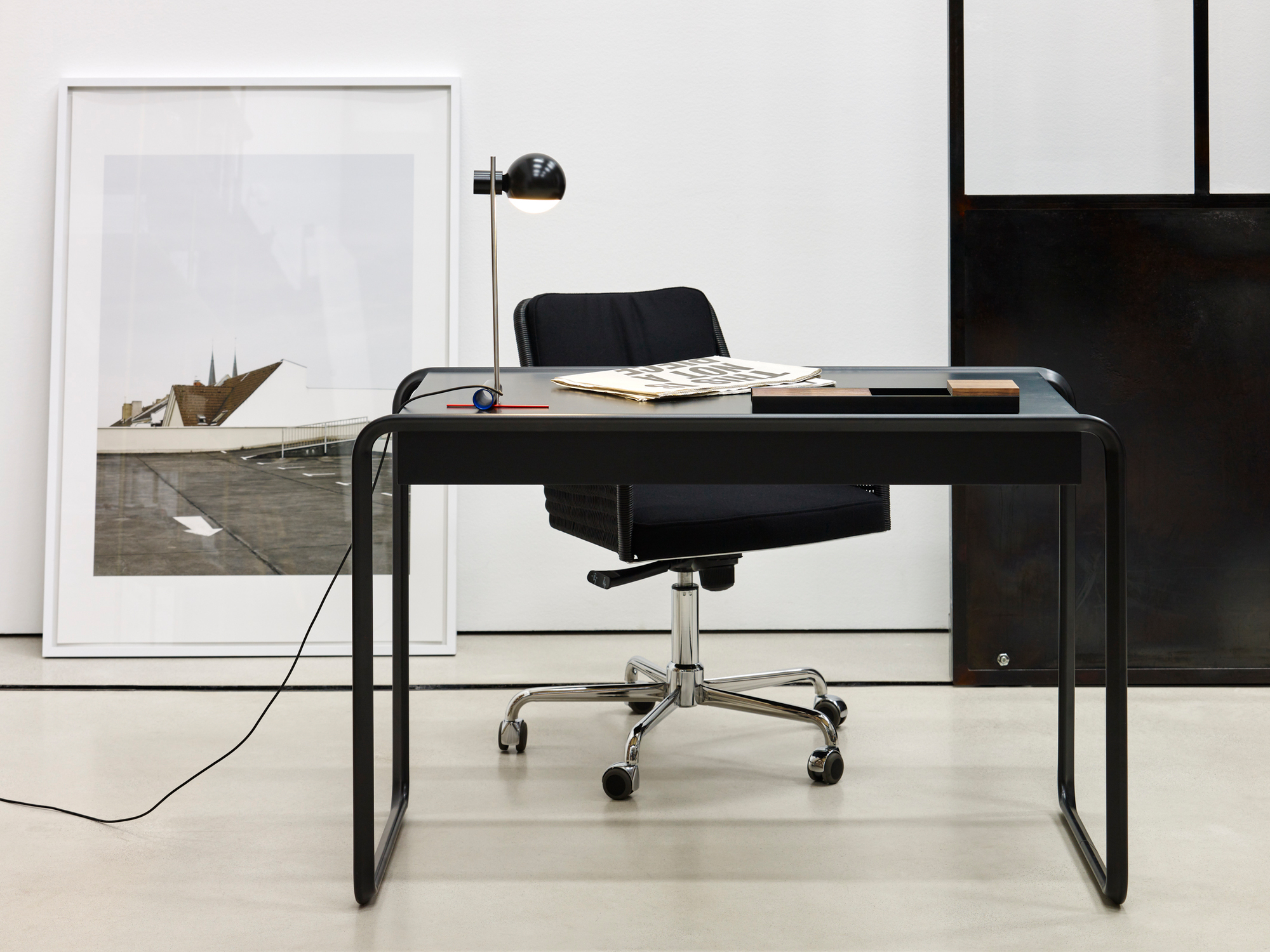 L25 Tafellampje LED Lampe de Table Reedition Tecta noir brilliant