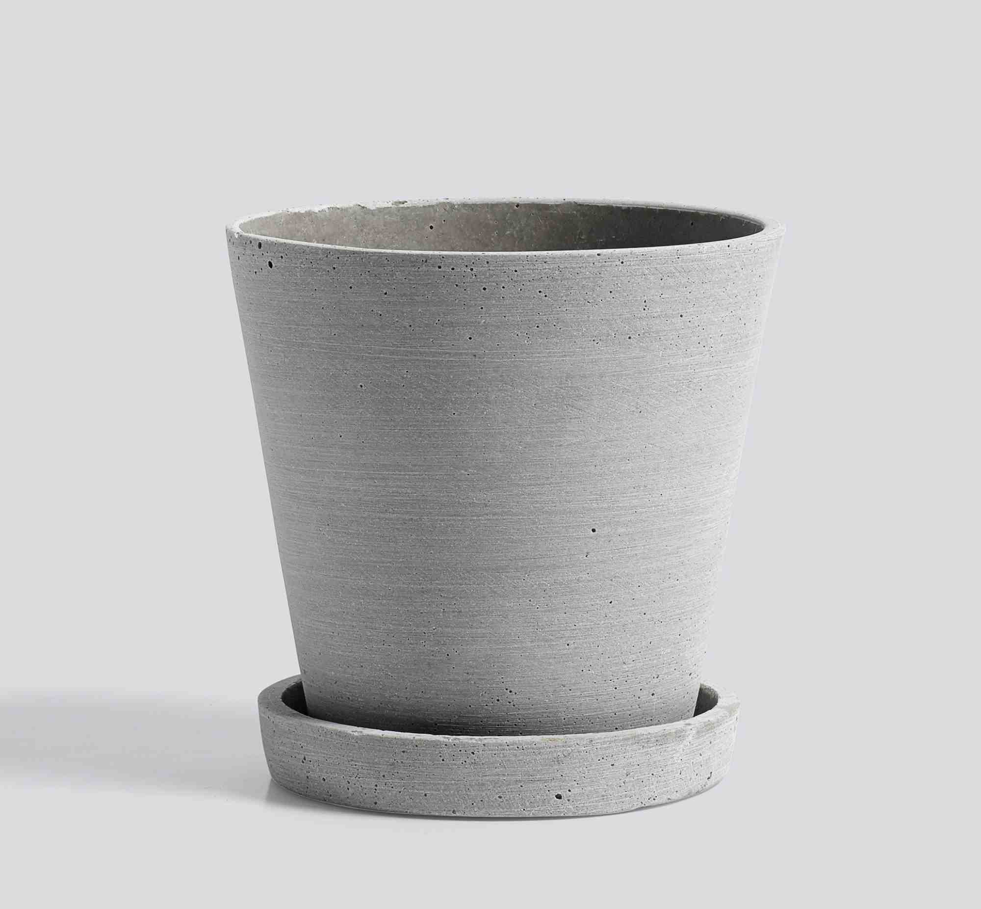 Pot à fleurs avec dessous- de- pot Flowerpot with Saucer M Hay
