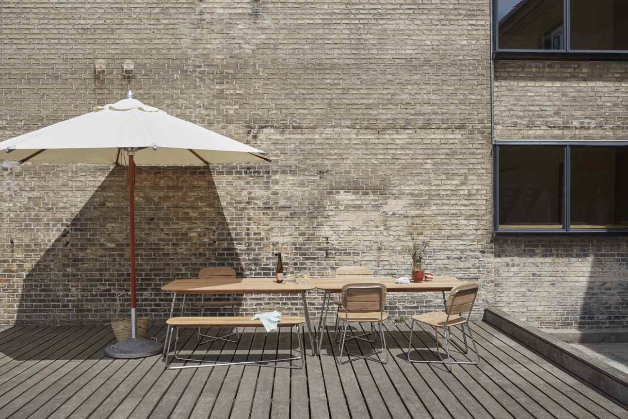 Capri Umbrella Foot Parasol pied Skagerak by Fritz Hansen