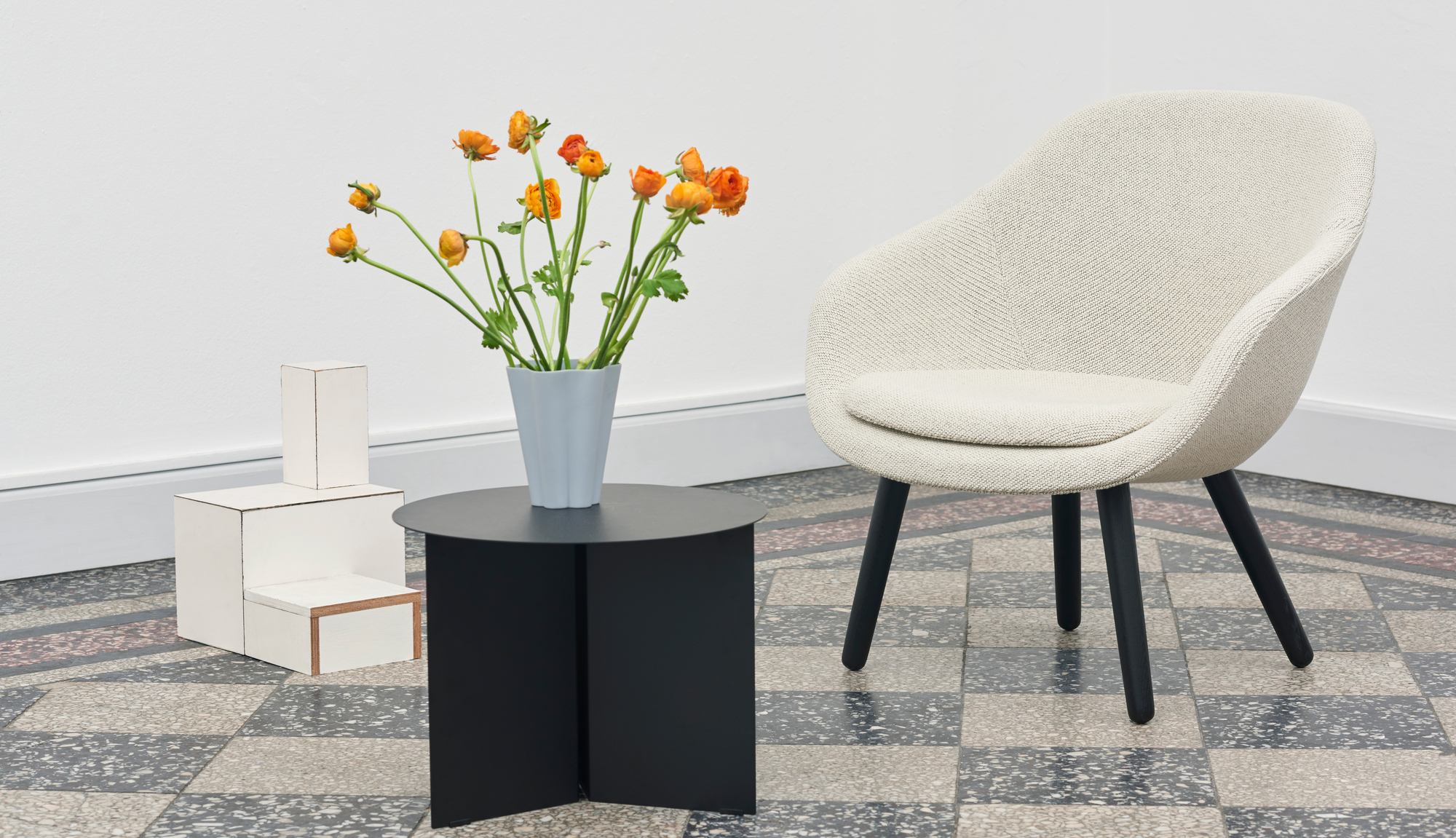 About a Lounge AAL 82 / AAL82 Fauteuil Hay