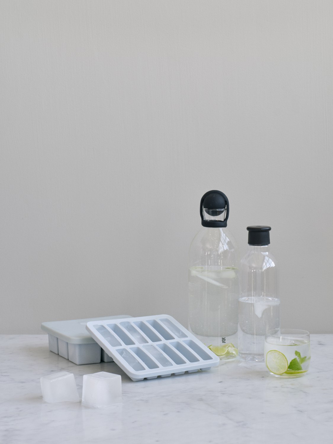 Cool It Carafe à eau Noir RIG TIG by Stelton OFFRE SPECIALE