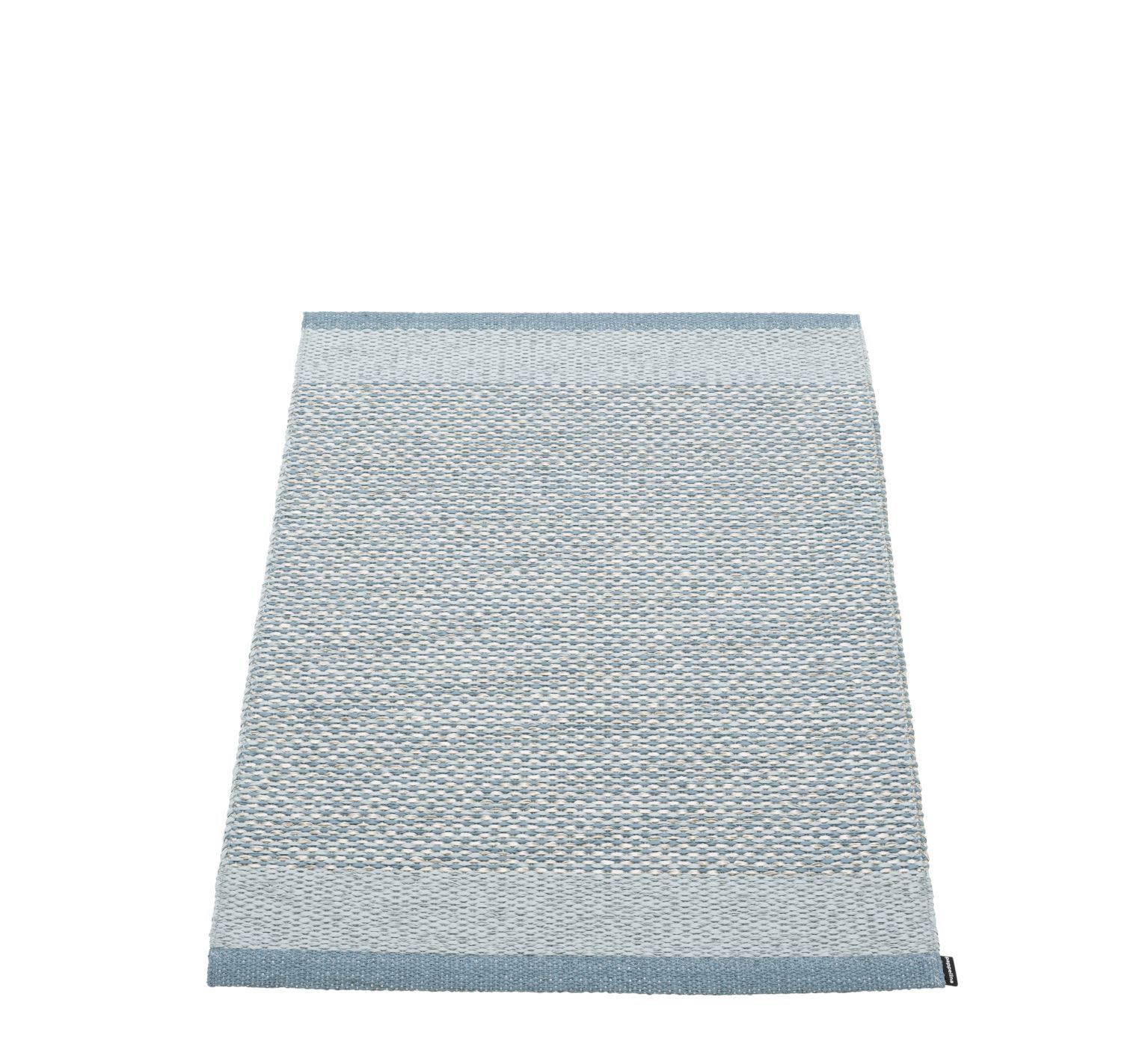 Tapis Edit 60 x 85 cm BLEU PAUVRES / BLEU FUMÉ / STONE Pappelina OFFRE SPECIALE
