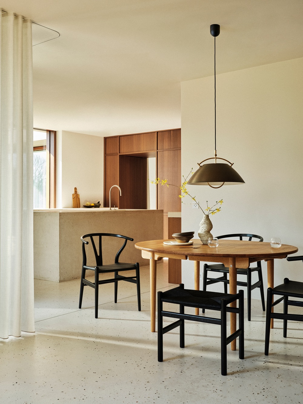 Chaise CH24P Wishbone / Y-Chair de Carl Hansen & Søn