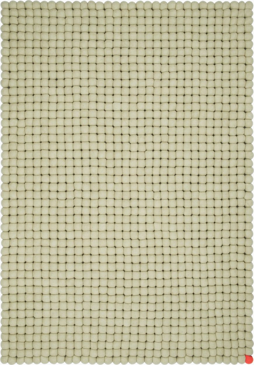 Rechteckiger Filzteppich "Big One" in Grünbeige, 200x300 cm, aus Filzkugeln. Moderner Teppich für Wohnräume.