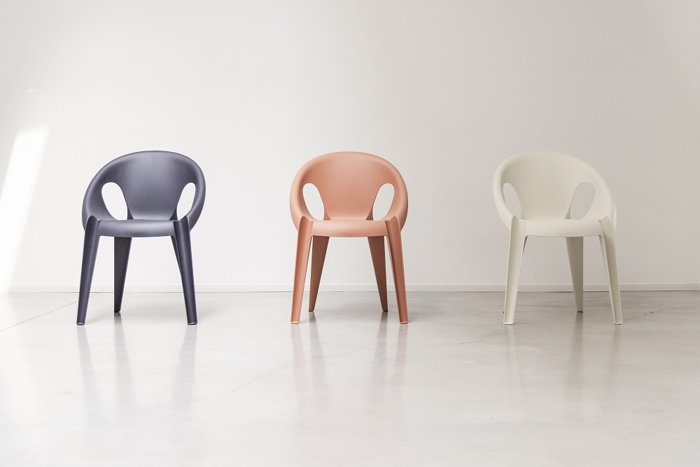 Bell Chair Indoor / Outdoor Chaise avec accoudoirs empilable Magis