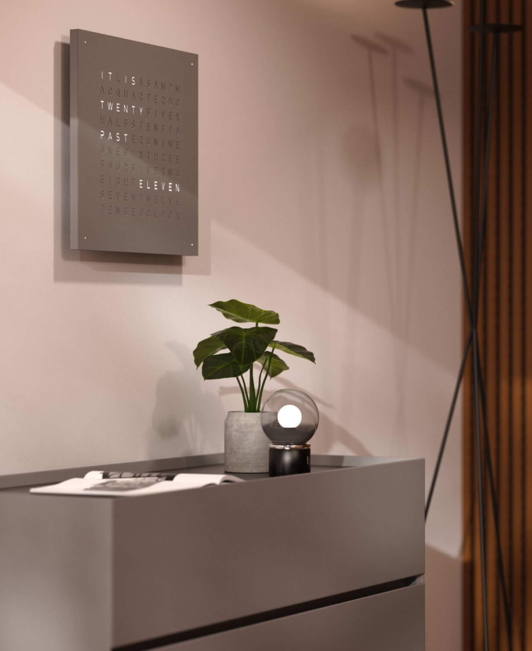 Earth 45 Steel Series Horloge murale / Objet temporel Allemande QLOCKTWO