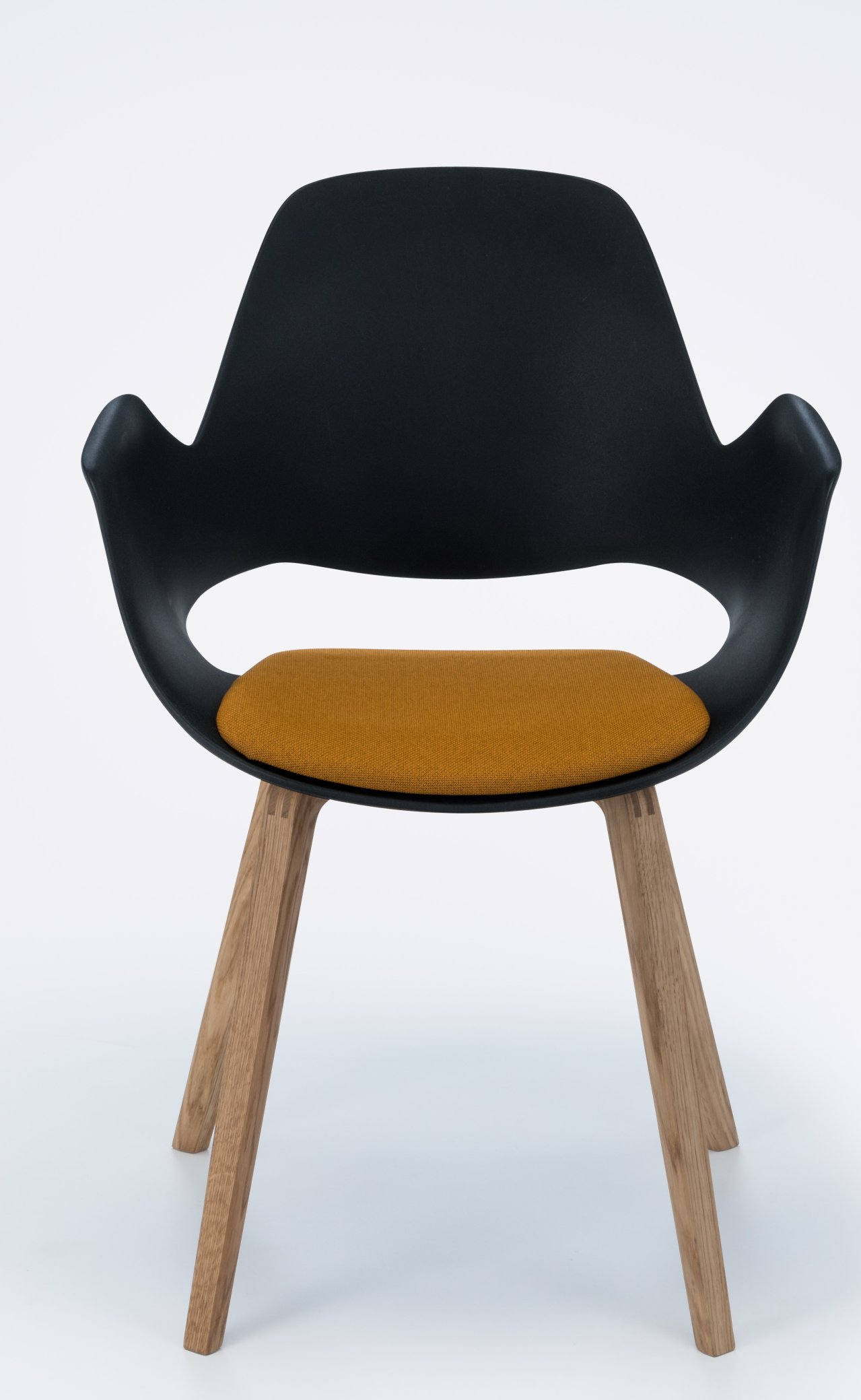 Falk chaise avec accoudoirs pieds en chêne massif Houe
