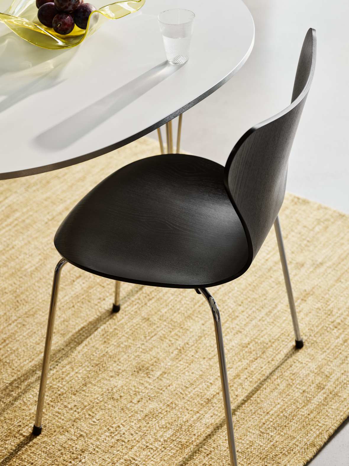 Série de tables Super Elliptique Fritz Hansen