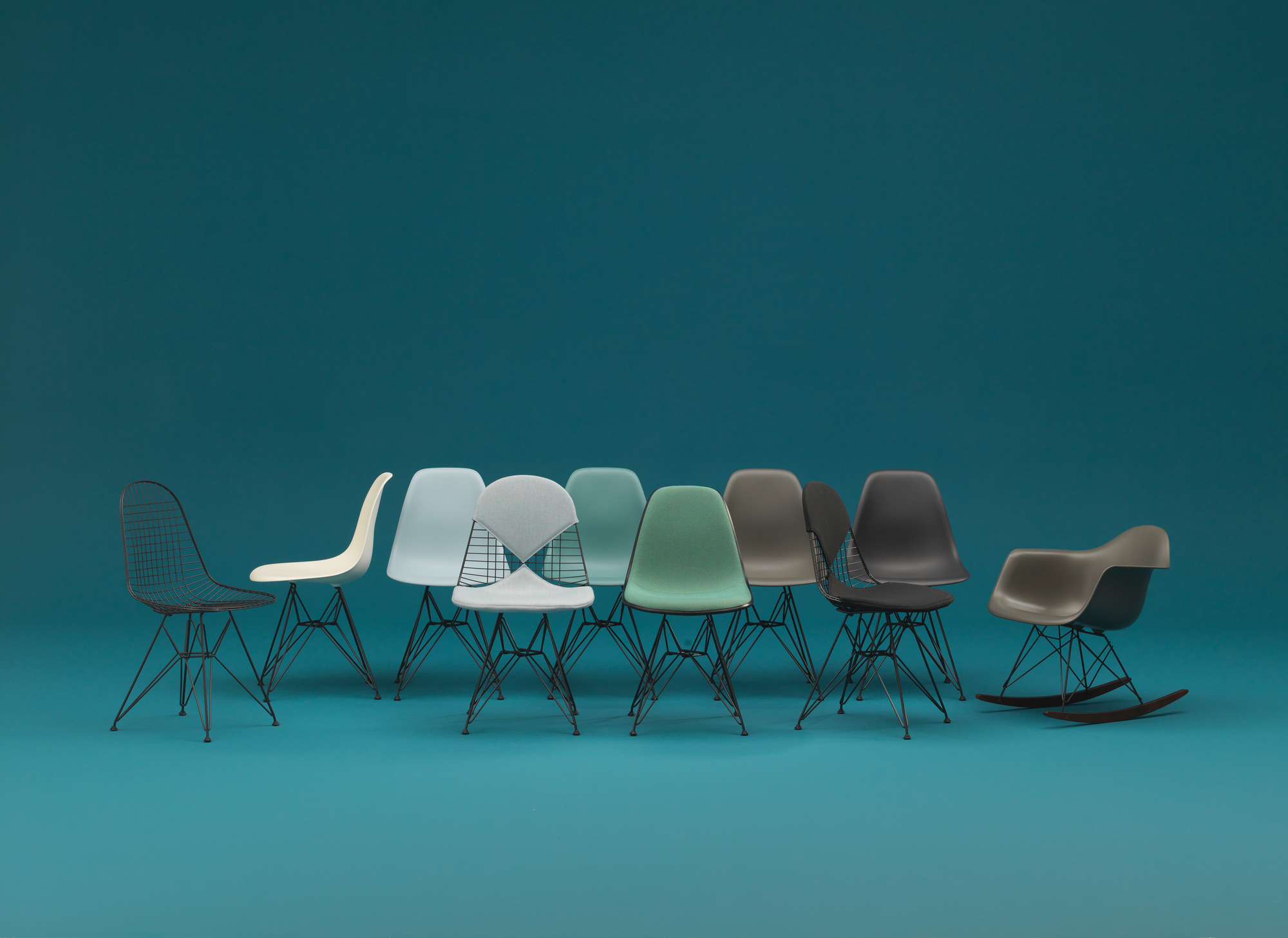 Eames Plastic Side Chair DSR Stuhl Vitra-Classic rot-Basic dark Eames Plastic Side Chair DSR Stuhl Vitra-Classic rot-Basic dark