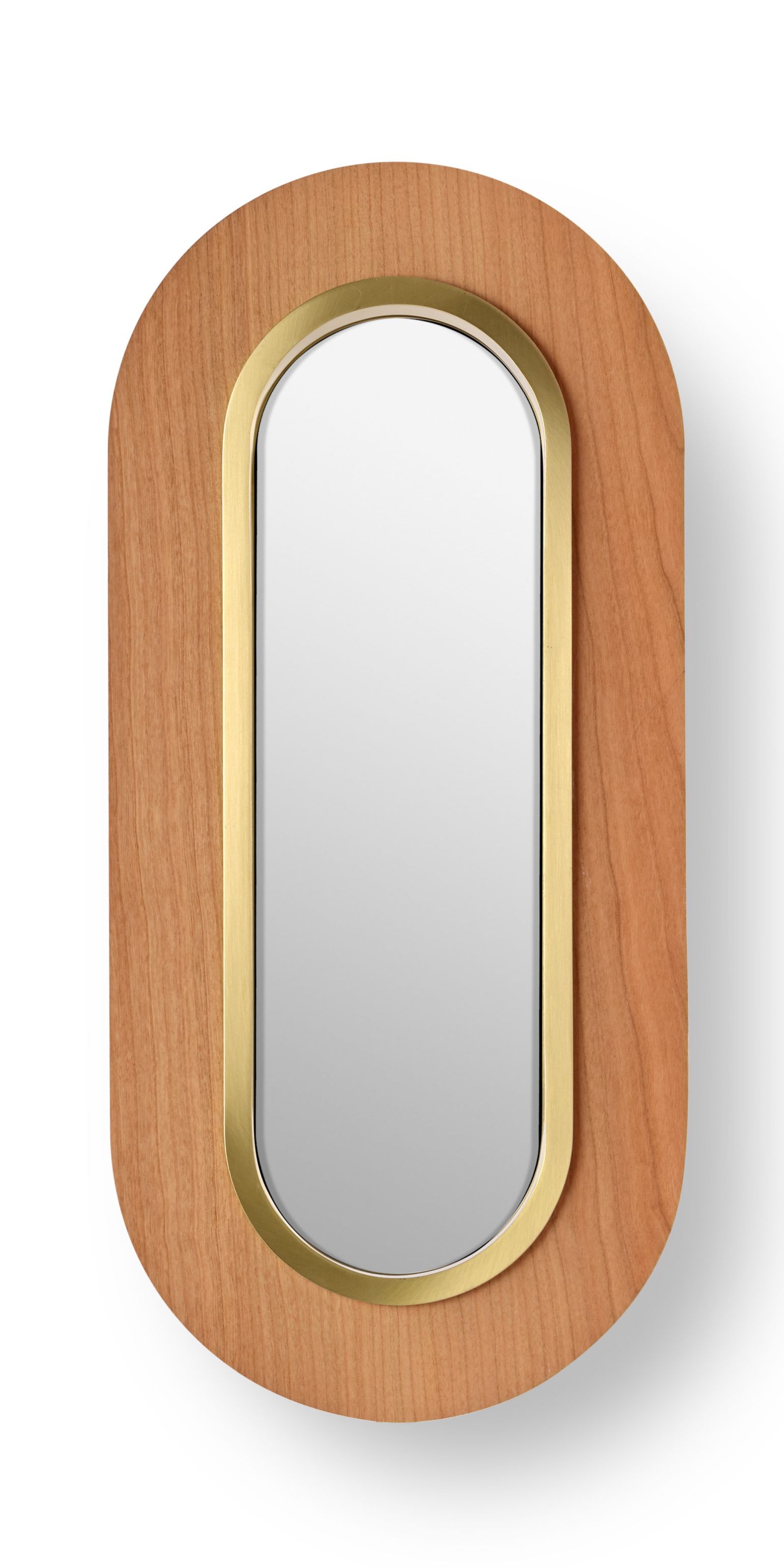 Lens LED Wandleuchte von LZF Lamps: Ovale Lampe mit goldenem Metallring und Kirschholz.