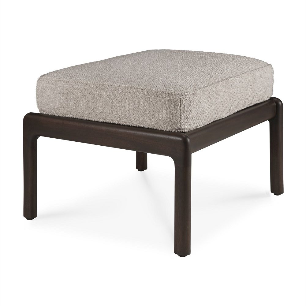 Jack Fußhocker von Ethnicraft: Quadratischer Hocker mit beigem Stoffbezug und dunklem Mahagoni-Holzgestell.