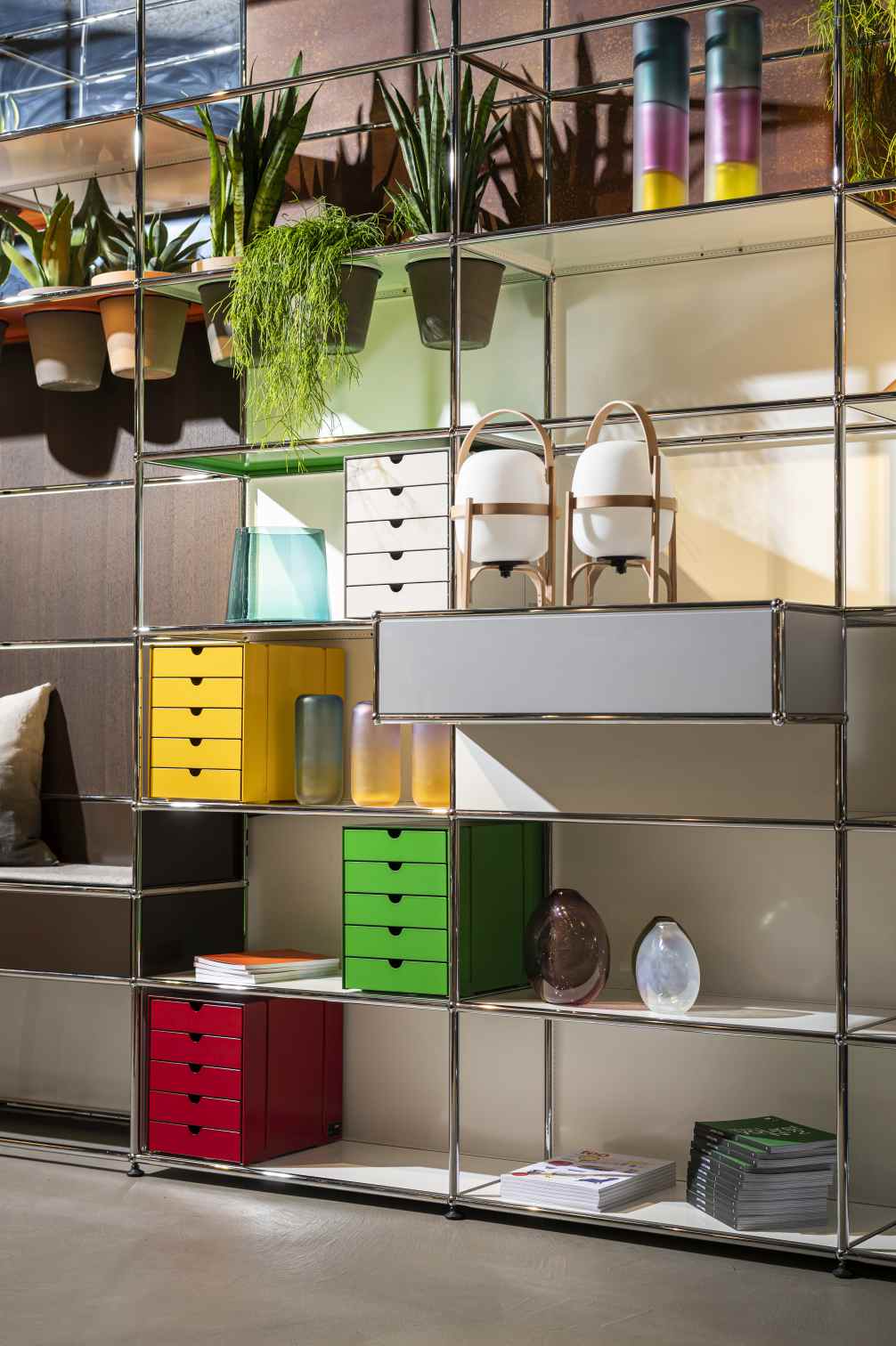 USM Haller Inos coffret C4 avec 5 plateaux fermés Home Office Vert