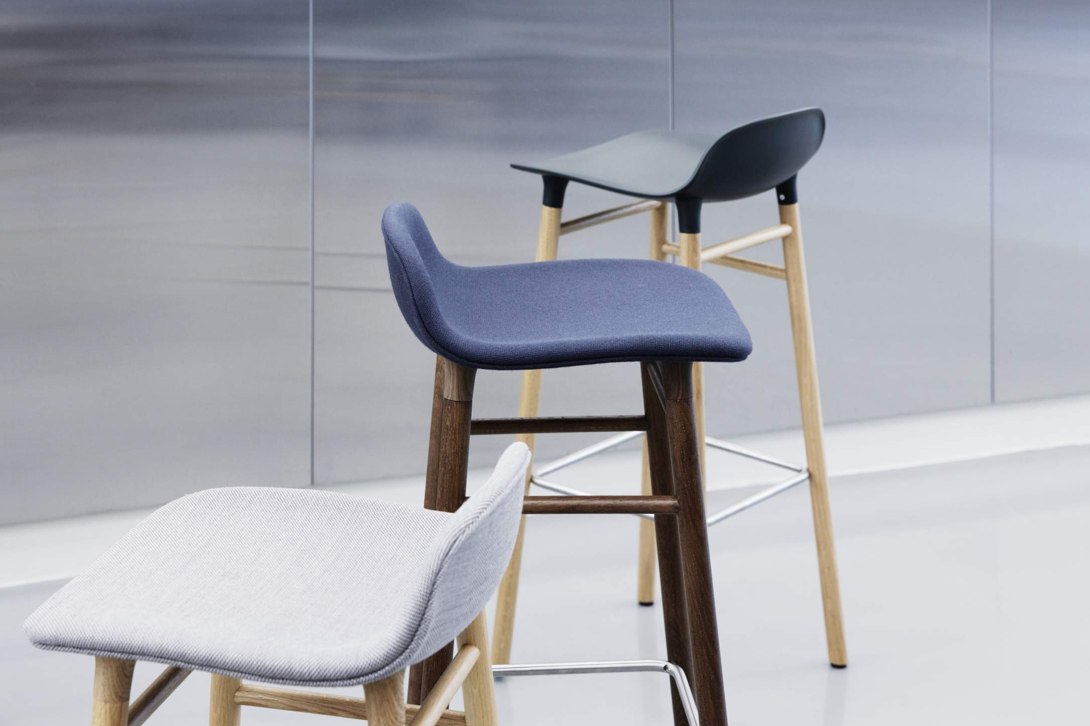 Form Barstool tabouret de bar H 65 cm Bois Normann Copenhagen