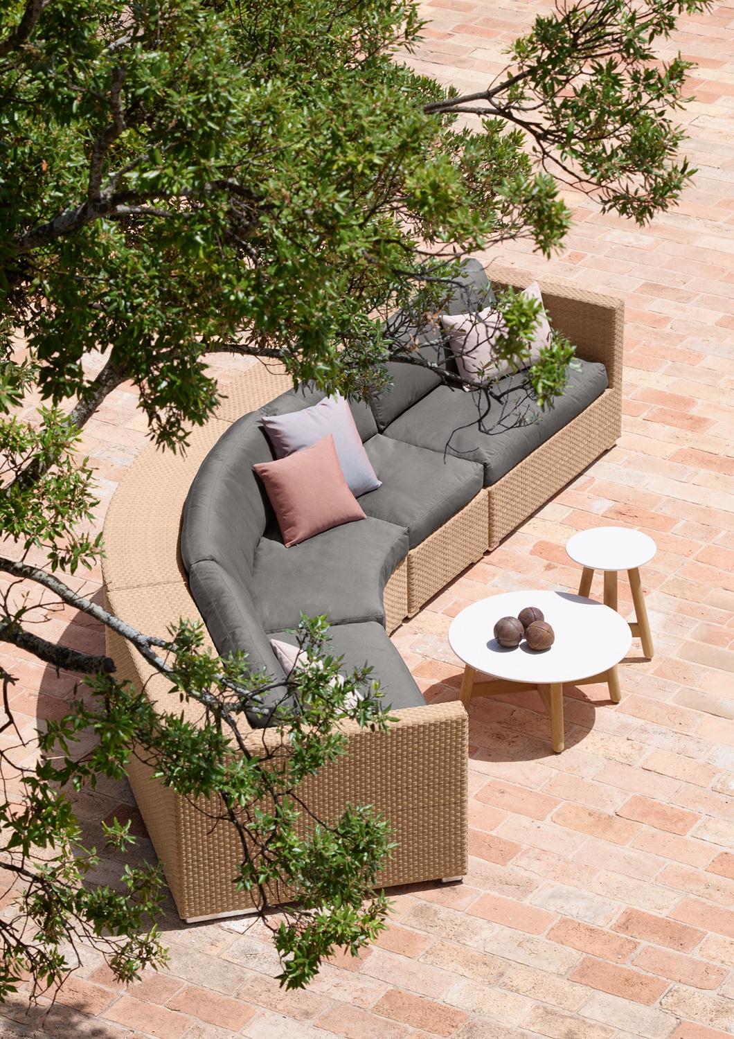 Mbrace Outdoor Side table Table d'appoint Dedon