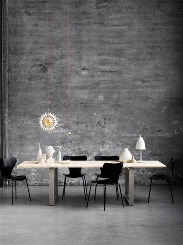 Essay Table Fritz Hansen QUICK SHIP