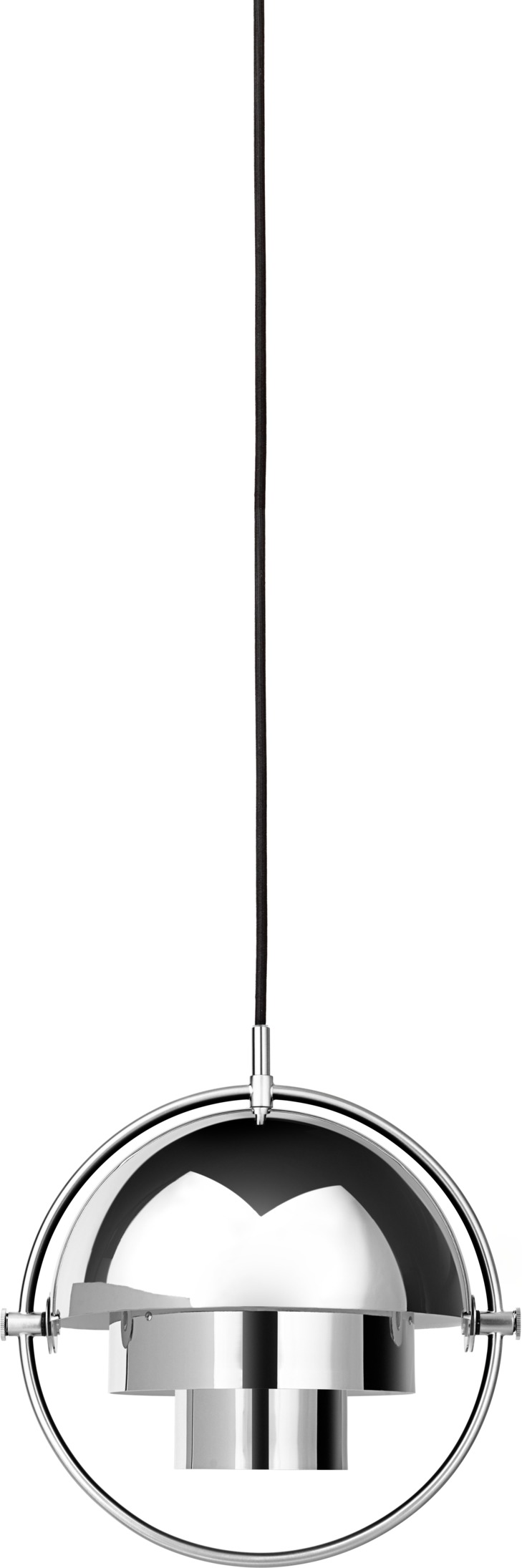 Multi-Lite Suspension S Chrome Gubi Nahaufnahme der Gubi Multi-Lite Pendelleuchte S in Chrom, moderne Hängelampe für Wohnräume.