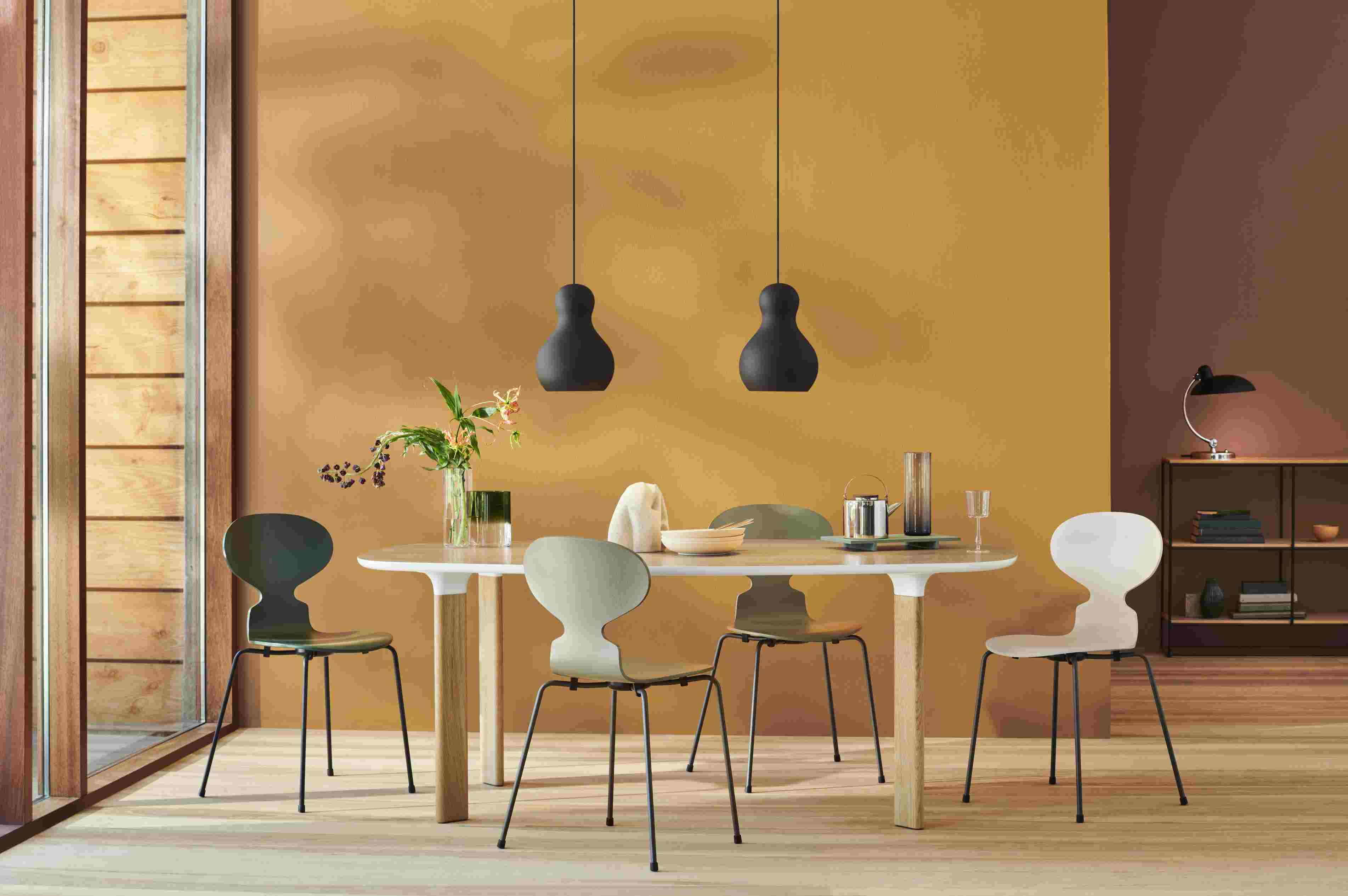 La chaise La Fourmi  3101 Cadre à 4 pieds Fritz Hansen 
