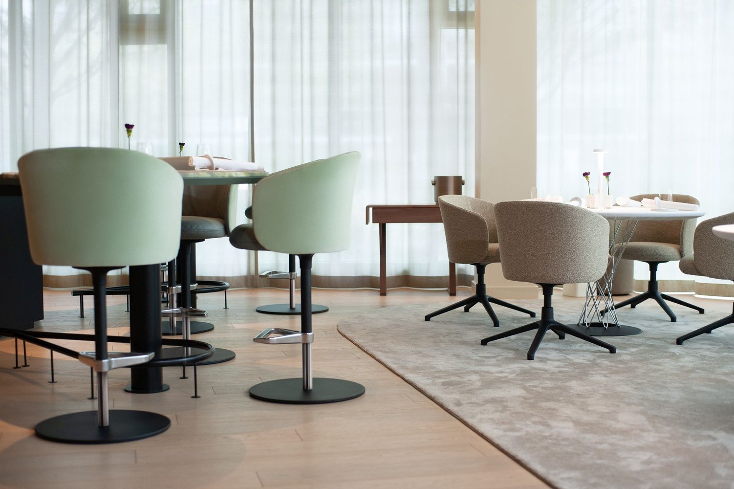 Mikado High Fauteuil / Tabouret de bar Vitra