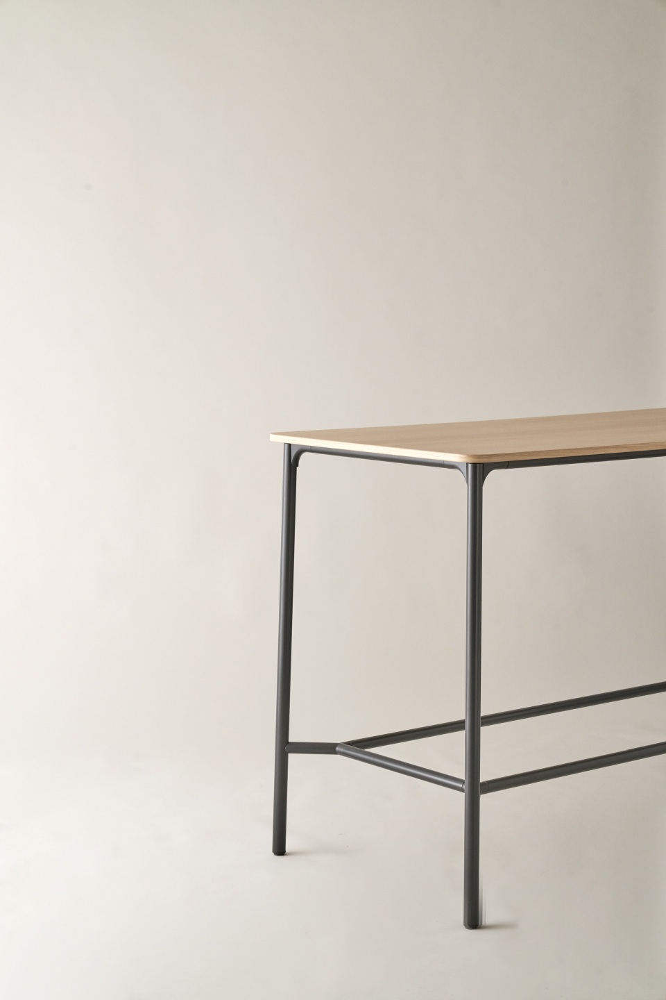 Nate S Table haute Brunner 