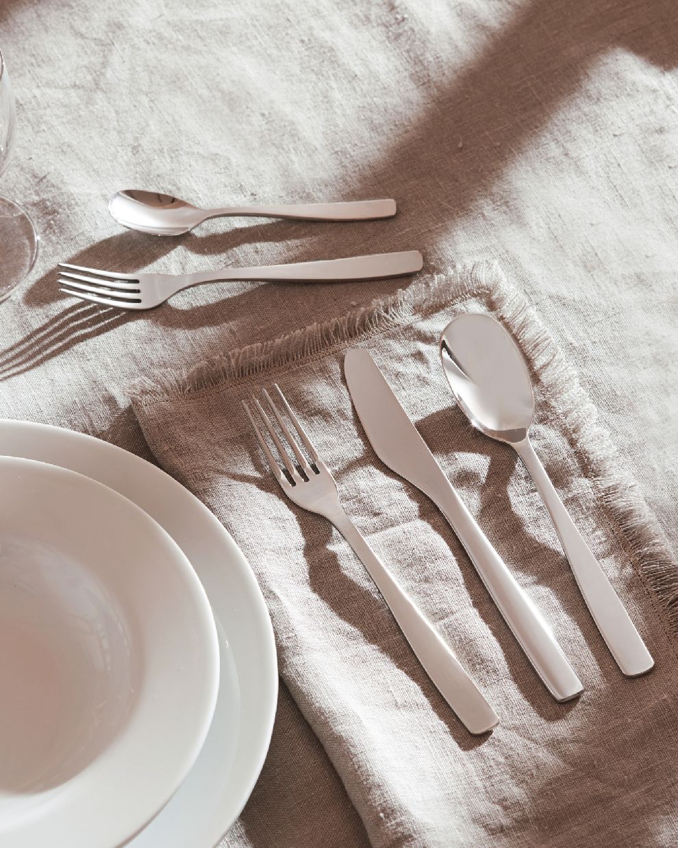 KnifeForkSpoon Lot de 6 fourchettes à gâteau AJM22/16 Alessi
