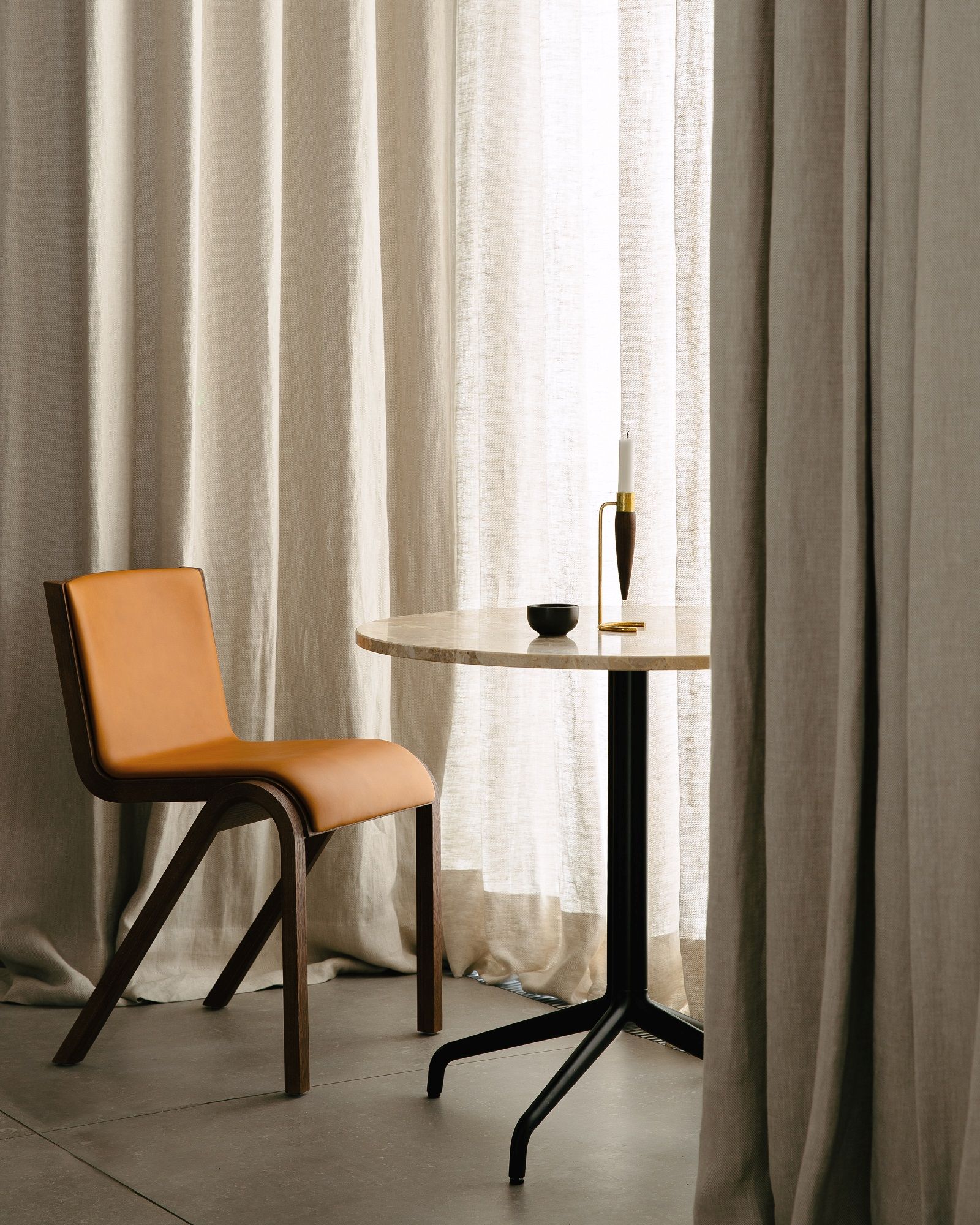 Ready Dining Chair Front Upholstered Chaise Entièrement rembourrée Audo Copenhagen Ready Dining Chair Front Upholstered Chaise Entièrement rembourrée Audo Copenhagen