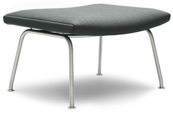 CH446 Hocker mit grauer Polsterung und Stahlgestell. Fußhocker passend für Sessel von Carl Hansen.