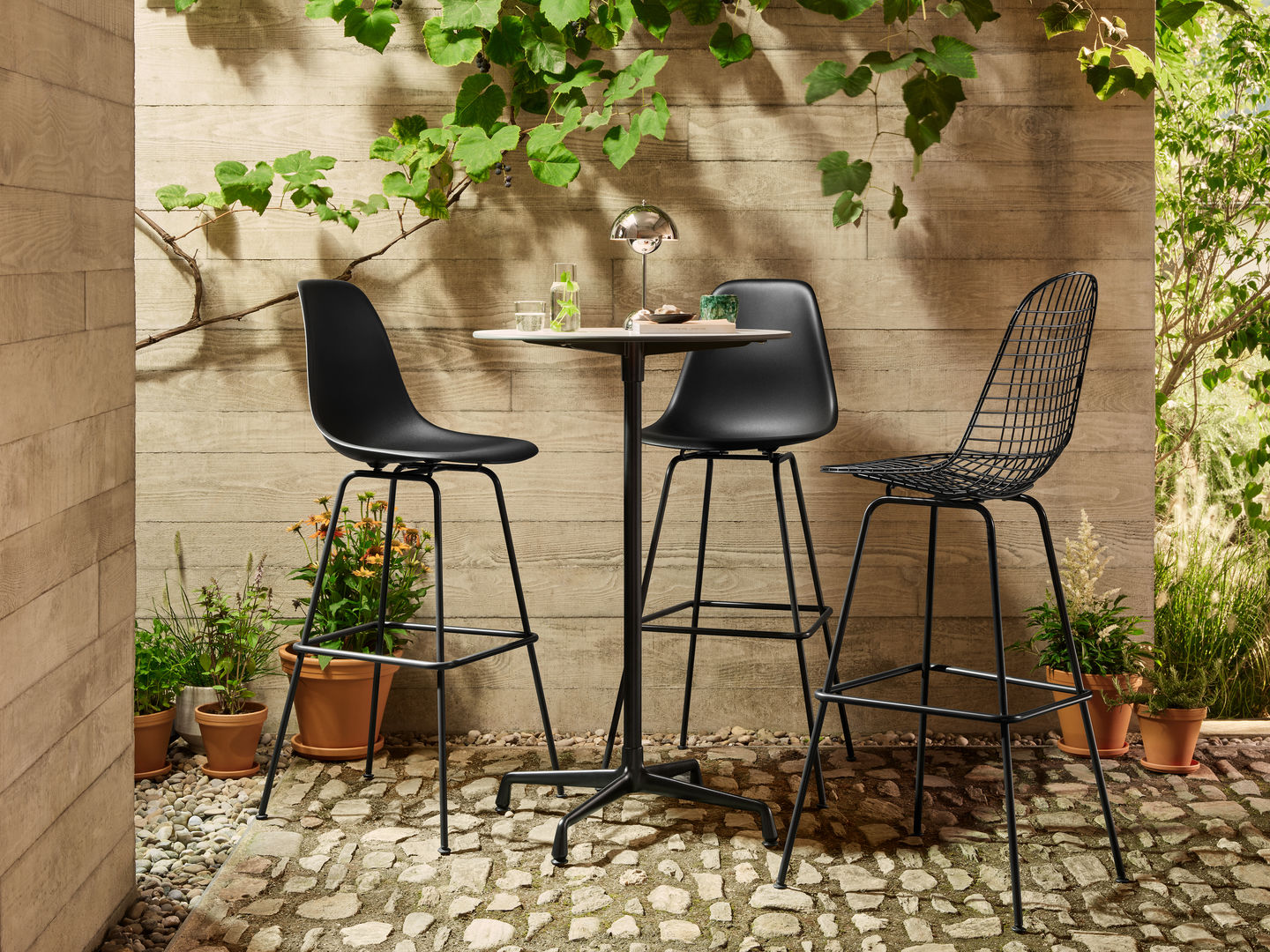 Eames Fiberglass Bar Stool High Tabouret de bar avec coussin d'assise Vitra 