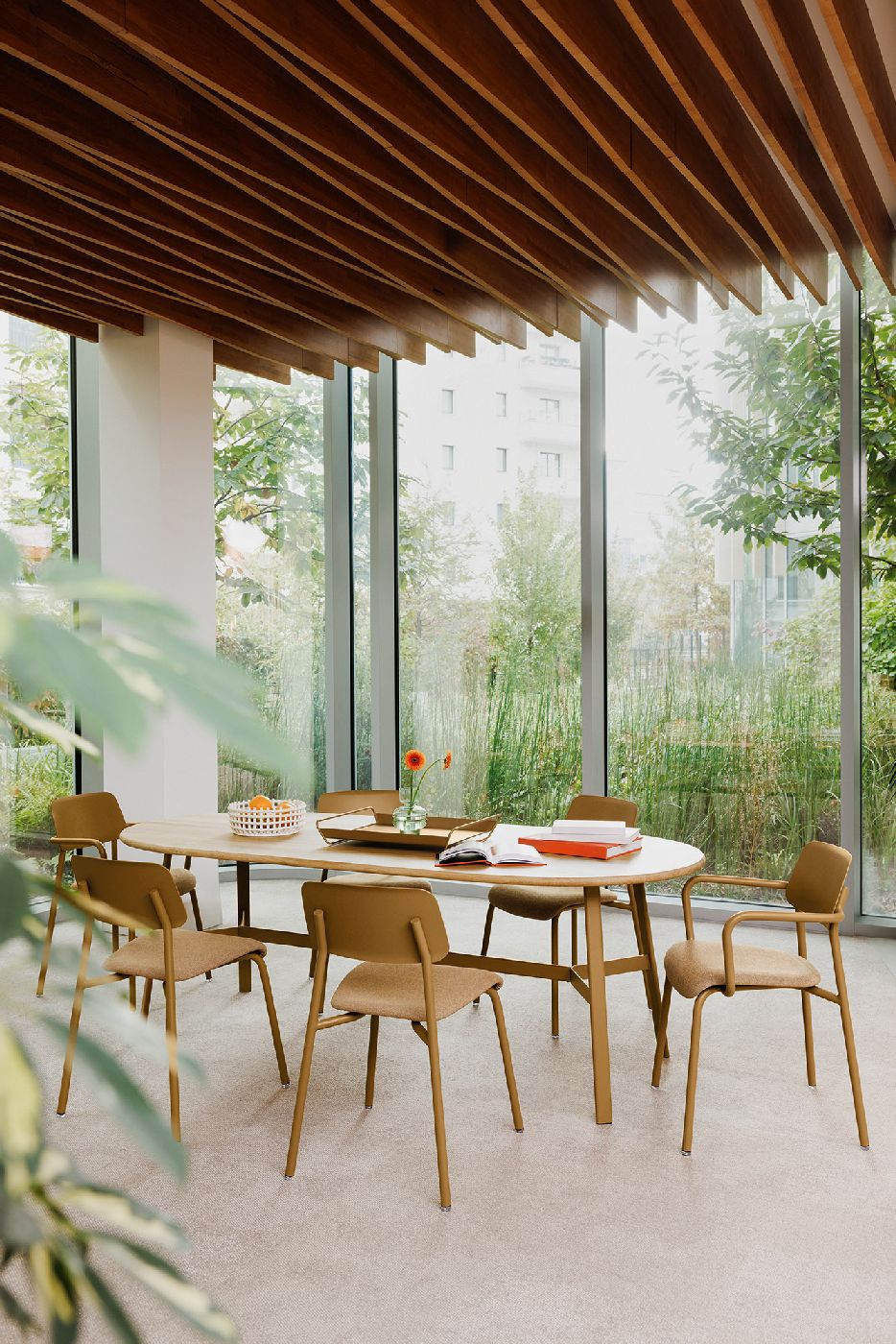 SO'O Table de salle à manger en chêne 220 × 95 cm (ovale) Intérieur Fermob