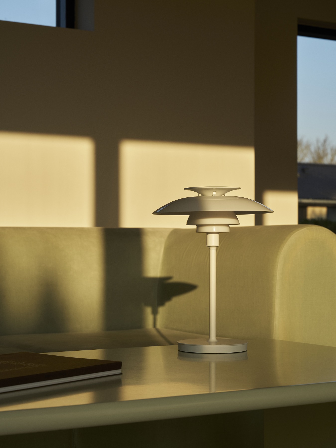 PH 80 Portable lamp lampe de table / lampe à batterie Louis Poulsen PH 80 Portable lamp lampe de table / lampe à batterie Louis Poulsen