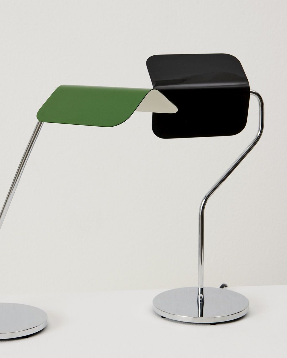 Apex Table Lamp Oyster Lampe de table Hay