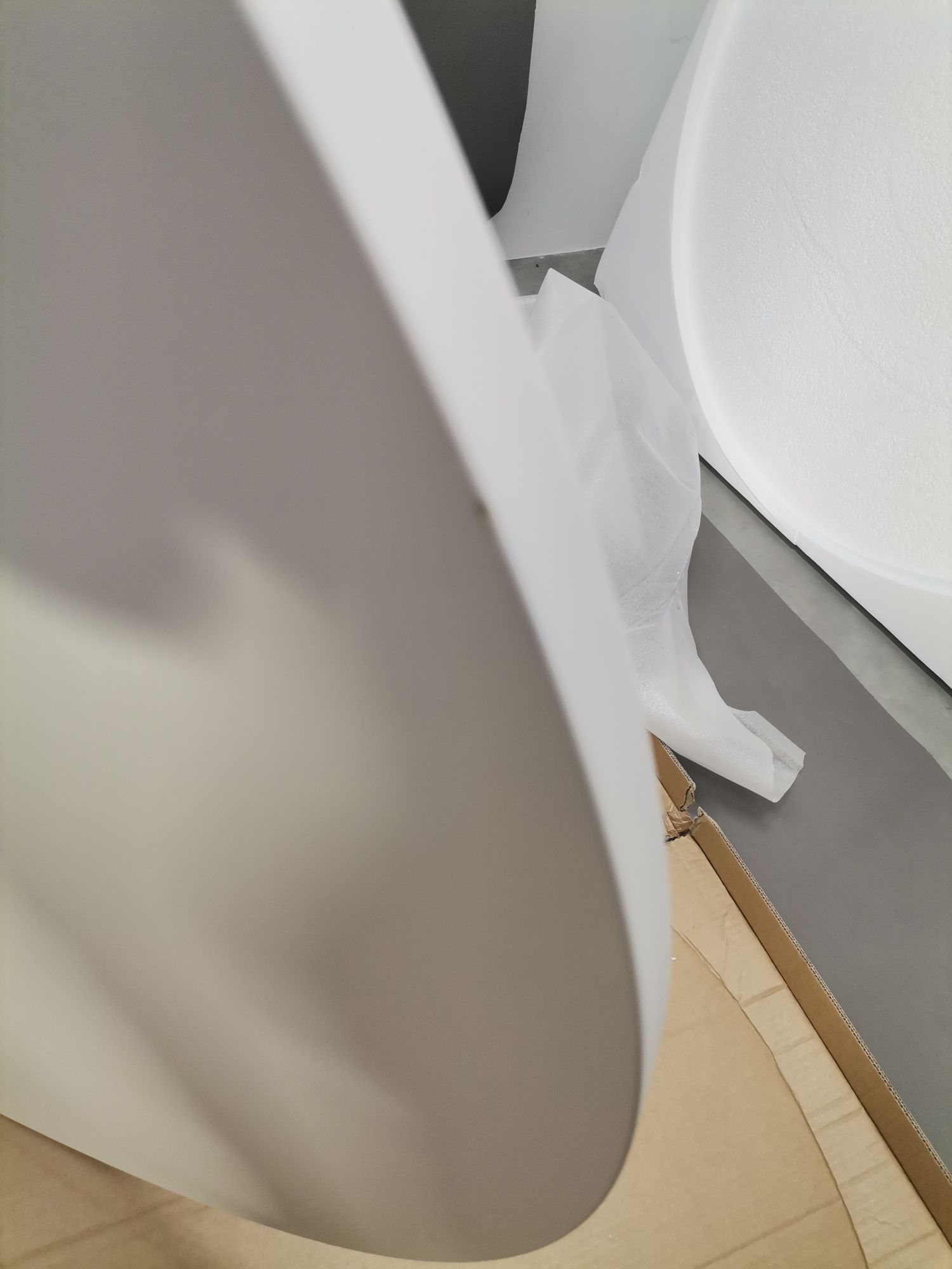Tavolo XZ3 Table ronde PIÈCE NOIR / PLATEAU MDF BLANC LAQUÉ Magis EXEMPLE DE MACHINE