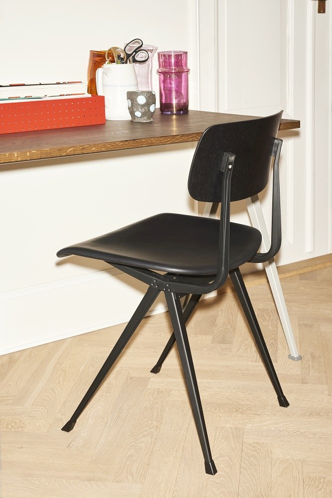Pyramid Table 01 / Secrétaire Hay