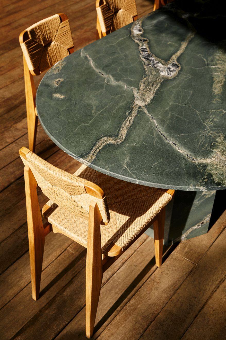 Epic Outdoor Table à manger Ø130cm Gubi