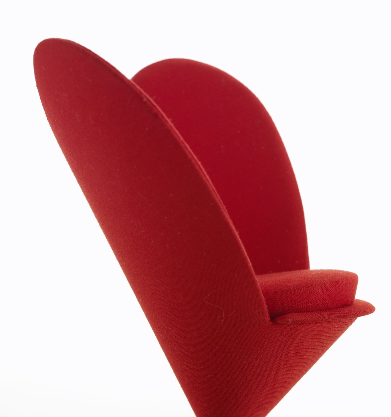 Heart-shaped cone chair [1959] Miniature chaise Vitra