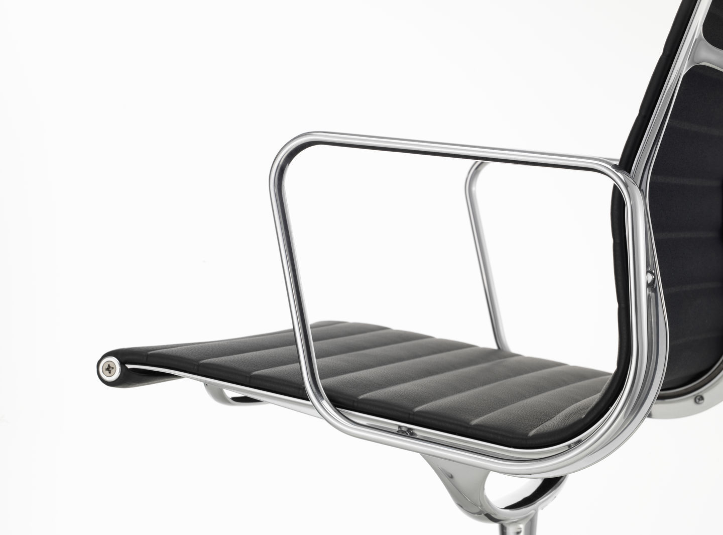 Aluminium Chair EA 108 / EA 108 Chaise Vitra
